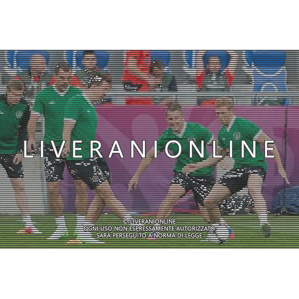09.06.2012. POZNAN, STADION MIEJSKI. (UEFA EURO 2012 POLAND UKRAINE) MISTRZOSTWA EUROPY W PILCE NOZNEJ. TRENING OTWARTY REPREZENTACJI IRLANDII GRUPA C (TRAINING OF THE REPUBLIC OF IRELAND NATIONAL TEAM POOL C). NZ/ DARRON GIBSON, SEAN ST LEDGER, SIMON COX, PAUL GREEN FOT. JAKUB KACZMARCZYK / PRESSFOCUS NEWSPIXPL --- Newspix.pl AG ALDO LIVERANI S A S ONLY ITALY *** Local Caption *** www.newspix.pl mail us: info@newspix.pl call us: 0048 022 23 22 222 --- Polish Picture Agency by Ringier Axel Springer Poland
