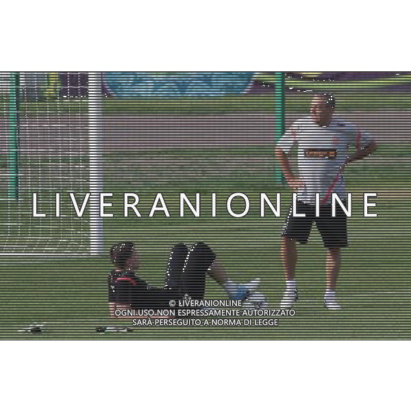 09.06.2012, WARSZAWA , MISTRZOSTWA EUROPY W PILCE NOZNEJ UEFA EURO 2012 TRENING REPREZENTACJI POLSKI , N Z JACEK KAZIMIERSKI , WOJCIECH SZCZESNY , FOT. ADAM JASTRZEBOWSKI / NEWSPIX.PL --- Newspix.pl AG ALDO LIVERANI S A S ONLY ITALY *** Local Caption *** www.newspix.pl mail us: info@newspix.pl call us: 0048 022 23 22 222 --- Polish Picture Agency by Ringier Axel Springer Poland