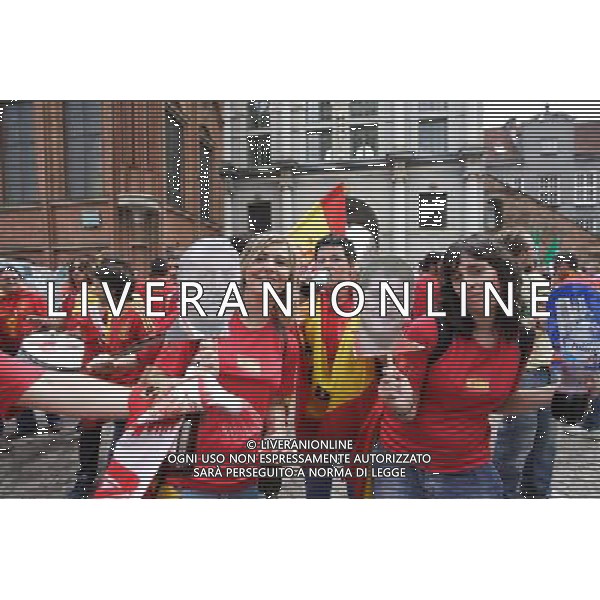 Gdansk 10.06.2012 n z Hiszpanscy kibice na ulicach starego miasta w Gdansku kilka godzin przed meczem fot Michal Fludra / newspix.pl Spanish football fans with painted faces and national flags --- Newspix.pl AG ALDO LIVERANI S A S ONLY ITALY *** Local Caption *** www.newspix.pl mail us: info@newspix.pl call us: 0048 022 23 22 222 --- Polish Picture Agency by Ringier Axel Springer Poland