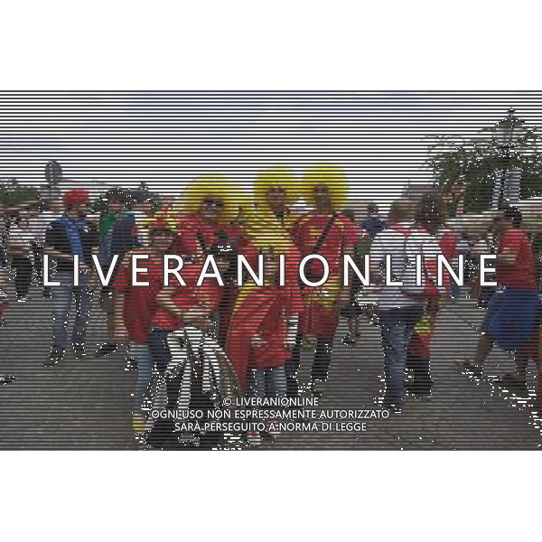 Gdansk 10.06.2012 n z Hiszpanscy kibice na ulicach starego miasta w Gdansku kilka godzin przed meczem fot Michal Fludra / newspix.pl Spanish football fans with painted faces and national flags --- Newspix.pl AG ALDO LIVERANI S A S ONLY ITALY *** Local Caption *** www.newspix.pl mail us: info@newspix.pl call us: 0048 022 23 22 222 --- Polish Picture Agency by Ringier Axel Springer Poland