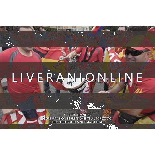 Gdansk 10.06.2012 n z Hiszpanscy kibice na ulicach starego miasta w Gdansku kilka godzin przed meczem fot Michal Fludra / newspix.pl Spanish football fans with painted faces and national flags --- Newspix.pl AG ALDO LIVERANI S A S ONLY ITALY *** Local Caption *** www.newspix.pl mail us: info@newspix.pl call us: 0048 022 23 22 222 --- Polish Picture Agency by Ringier Axel Springer Poland