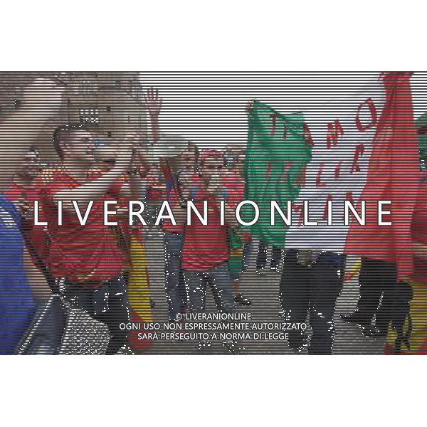 Gdansk 10.06.2012 n z Hiszpanscy kibice na ulicach starego miasta w Gdansku kilka godzin przed meczem fot Michal Fludra / newspix.pl Spanish football fans with painted faces and national flags --- Newspix.pl AG ALDO LIVERANI S A S ONLY ITALY *** Local Caption *** www.newspix.pl mail us: info@newspix.pl call us: 0048 022 23 22 222 --- Polish Picture Agency by Ringier Axel Springer Poland