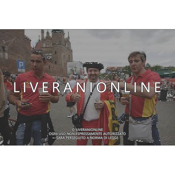 Gdansk 10.06.2012 n z Hiszpanscy kibice na ulicach starego miasta w Gdansku kilka godzin przed meczem fot Michal Fludra / newspix.pl Spanish football fans with painted faces and national flags --- Newspix.pl AG ALDO LIVERANI S A S ONLY ITALY *** Local Caption *** www.newspix.pl mail us: info@newspix.pl call us: 0048 022 23 22 222 --- Polish Picture Agency by Ringier Axel Springer Poland