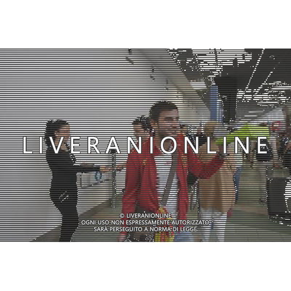 GDANSK 10.06.2012 LOTNISKO IM LECHA WALESY N Z HISZPANSCY I WLOSCY KIBICE PRZYLATUJA NA MECZ HISZPANIA WLOCHY FOT MICHAL FLUDRA/NEWSPIX.PL Spanish football fans arrives at Gdansk airport. --- Newspix.pl AG ALDO LIVERANI S A S ONLY ITALY *** Local Caption *** www.newspix.pl mail us: info@newspix.pl call us: 0048 022 23 22 222 --- Polish Picture Agency by Ringier Axel Springer Poland