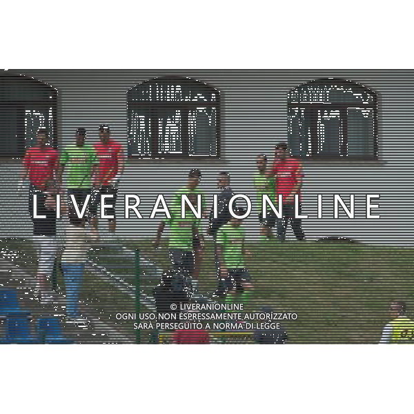 10.06.2012. OPALENICA, CENTRUM POBYTOWE. (UEFA EURO 2012 POLAND UKRAINE) MISTRZOSTWA EUROPY W PILCE NOZNEJ. TRENING OTWARTY REPREZENTACJI PORTUGALII (TRAINING OF PORTUGAL NATIONAL TEAM). NZ/ NA SCHODACH CRISTIANO RONALDO , RICARDO QUARESMA , HUGO MIGUEL LOPES FOT. JAKUB KACZMARCZYK / PRESSFOCUS NEWSPIXPL --- Newspix.pl AG ALDO LIVERANI S A S ONLY ITALY *** Local Caption *** www.newspix.pl mail us: info@newspix.pl call us: 0048 022 23 22 222 --- Polish Picture Agency by Ringier Axel Springer Poland