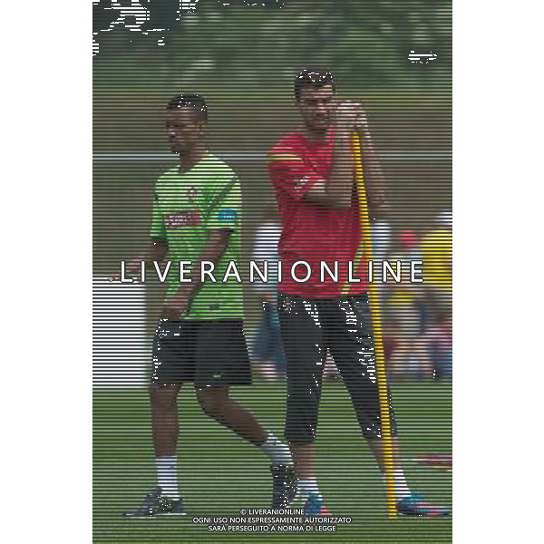 10.06.2012. OPALENICA, CENTRUM POBYTOWE. (UEFA EURO 2012 POLAND UKRAINE) MISTRZOSTWA EUROPY W PILCE NOZNEJ. TRENING OTWARTY REPREZENTACJI PORTUGALII (TRAINING OF PORTUGAL NATIONAL TEAM). NZ/ NANI, RUI PATRICIO FOT. JAKUB KACZMARCZYK / PRESSFOCUS NEWSPIXPL --- Newspix.pl AG ALDO LIVERANI S A S ONLY ITALY *** Local Caption *** www.newspix.pl mail us: info@newspix.pl call us: 0048 022 23 22 222 --- Polish Picture Agency by Ringier Axel Springer Poland