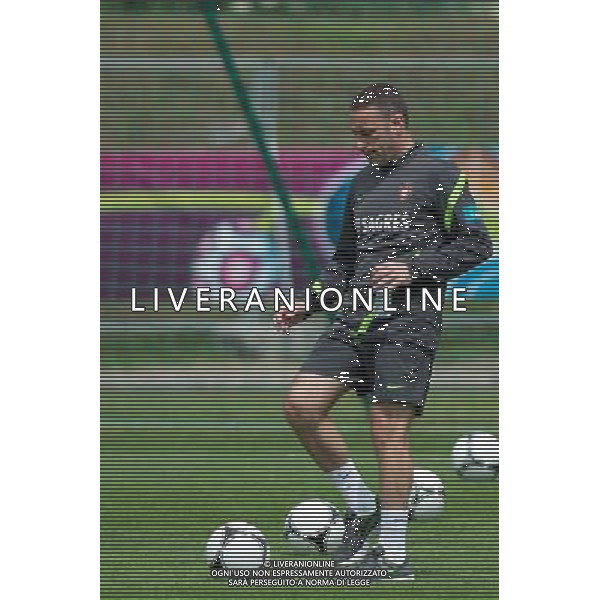 10.06.2012. OPALENICA, CENTRUM POBYTOWE. (UEFA EURO 2012 POLAND UKRAINE) MISTRZOSTWA EUROPY W PILCE NOZNEJ. TRENING OTWARTY REPREZENTACJI PORTUGALII (TRAINING OF PORTUGAL NATIONAL TEAM). NZ/ TRENER COACH PAULO BENTO FOT. JAKUB KACZMARCZYK / PRESSFOCUS NEWSPIXPL --- Newspix.pl AG ALDO LIVERANI S A S ONLY ITALY *** Local Caption *** www.newspix.pl mail us: info@newspix.pl call us: 0048 022 23 22 222 --- Polish Picture Agency by Ringier Axel Springer Poland