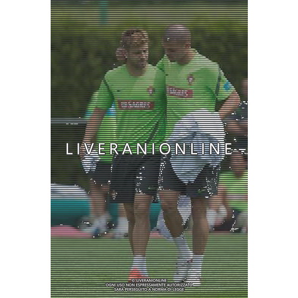 10.06.2012. OPALENICA, CENTRUM POBYTOWE. (UEFA EURO 2012 POLAND UKRAINE) MISTRZOSTWA EUROPY W PILCE NOZNEJ. TRENING OTWARTY REPREZENTACJI PORTUGALII (TRAINING OF PORTUGAL NATIONAL TEAM). NZ/ MIGUEL VELOSO , PEPE FOT. JAKUB KACZMARCZYK / PRESSFOCUS NEWSPIXPL --- Newspix.pl AG ALDO LIVERANI S A S ONLY ITALY *** Local Caption *** www.newspix.pl mail us: info@newspix.pl call us: 0048 022 23 22 222 --- Polish Picture Agency by Ringier Axel Springer Poland