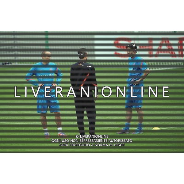 KRAKOW 10-06-2012 TRENING HOLANDIA NA STADIONIE WISLA KRAKOW NETHERLANDS NATIONAL FOOTBALL TEAM TREINING N/Z ARIEN ROBBEN MARK VAN BOMMEL FOT MACIEJ GILLERT / NEWSPIX.PL --- Newspix.pl AG ALDO LIVERANI S A S ONLY ITALY *** Local Caption *** www.newspix.pl mail us: info@newspix.pl call us: 0048 022 23 22 222 --- Polish Picture Agency by Ringier Axel Springer Poland