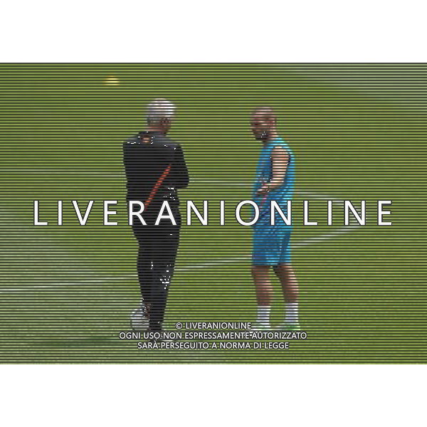 KRAKOW 10-06-2012 TRENING HOLANDIA NA STADIONIE WISLA KRAKOW NETHERLANDS NATIONAL FOOTBALL TEAM TREINING N/Z WESLEY SNEIJDER BERT VAN MARWIJK FOT MACIEJ GILLERT / NEWSPIX.PL --- Newspix.pl AG ALDO LIVERANI S A S ONLY ITALY *** Local Caption *** www.newspix.pl mail us: info@newspix.pl call us: 0048 022 23 22 222 --- Polish Picture Agency by Ringier Axel Springer Poland