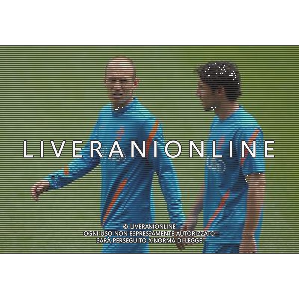 KRAKOW 10-06-2012 TRENING HOLANDIA NA STADIONIE WISLA KRAKOW NETHERLANDS NATIONAL FOOTBALL TEAM TREINING N/Z ARIEN ROBBEN MARK VAN BOMMEL FOT MACIEJ GILLERT / NEWSPIX.PL --- Newspix.pl AG ALDO LIVERANI S A S ONLY ITALY *** Local Caption *** www.newspix.pl mail us: info@newspix.pl call us: 0048 022 23 22 222 --- Polish Picture Agency by Ringier Axel Springer Poland