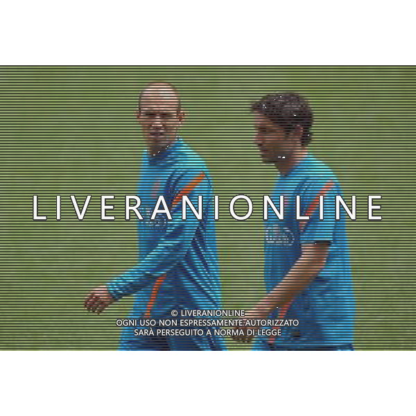 KRAKOW 10-06-2012 TRENING HOLANDIA NA STADIONIE WISLA KRAKOW NETHERLANDS NATIONAL FOOTBALL TEAM TREINING N/Z ARIEN ROBBEN MARK VAN BOMMEL FOT MACIEJ GILLERT / NEWSPIX.PL --- Newspix.pl AG ALDO LIVERANI S A S ONLY ITALY *** Local Caption *** www.newspix.pl mail us: info@newspix.pl call us: 0048 022 23 22 222 --- Polish Picture Agency by Ringier Axel Springer Poland