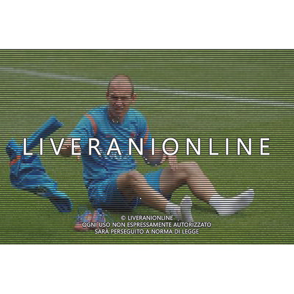 KRAKOW 10-06-2012 TRENING HOLANDIA NA STADIONIE WISLA KRAKOW NETHERLANDS NATIONAL FOOTBALL TEAM TREINING N/Z ARIEN ROBBEN FOT MACIEJ GILLERT / NEWSPIX.PL --- Newspix.pl AG ALDO LIVERANI S A S ONLY ITALY *** Local Caption *** www.newspix.pl mail us: info@newspix.pl call us: 0048 022 23 22 222 --- Polish Picture Agency by Ringier Axel Springer Poland