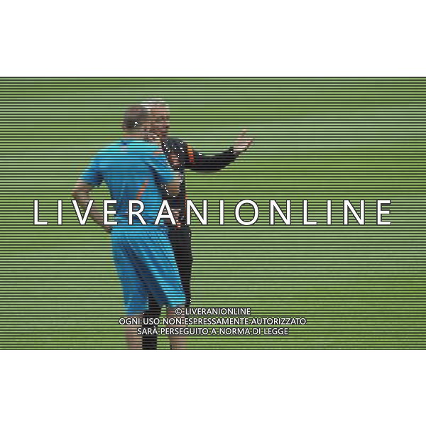 KRAKOW 10-06-2012 TRENING HOLANDIA NA STADIONIE WISLA KRAKOW NETHERLANDS NATIONAL FOOTBALL TEAM TREINING N/Z WESLEY SNEIJDER BERT VAN MARWIJK FOT MACIEJ GILLERT / NEWSPIX.PL --- Newspix.pl AG ALDO LIVERANI S A S ONLY ITALY *** Local Caption *** www.newspix.pl mail us: info@newspix.pl call us: 0048 022 23 22 222 --- Polish Picture Agency by Ringier Axel Springer Poland