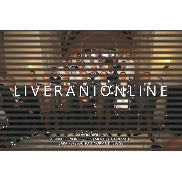 WROCLAW 10/06/2012 PILKARZE REPREZENTACJI CZECH SPOTKALI SIE Z PREZYDENTEM WROCLAWIA RAFALEM DUTKIEWICZEM NZ RAFAL DUTKIEWICZ WITA PILKARZY FOT ADAM KONARSKI / NEWSPIX.PL Czech team players met with the President of Wroclaw POLAND EURO 2012 CZECH REPUBLIC FOOTBALL --- Newspix.pl AG ALDO LIVERANI S A S ONLY ITALY *** Local Caption *** www.newspix.pl mail us: info@newspix.pl call us: 0048 022 23 22 222 --- Polish Picture Agency by Ringier Axel Springer Poland