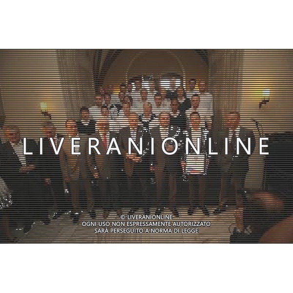 WROCLAW 10/06/2012 PILKARZE REPREZENTACJI CZECH SPOTKALI SIE Z PREZYDENTEM WROCLAWIA RAFALEM DUTKIEWICZEM NZ RAFAL DUTKIEWICZ WITA PILKARZY FOT ADAM KONARSKI / NEWSPIX.PL Czech team players met with the President of Wroclaw POLAND EURO 2012 CZECH REPUBLIC FOOTBALL --- Newspix.pl AG ALDO LIVERANI S A S ONLY ITALY *** Local Caption *** www.newspix.pl mail us: info@newspix.pl call us: 0048 022 23 22 222 --- Polish Picture Agency by Ringier Axel Springer Poland