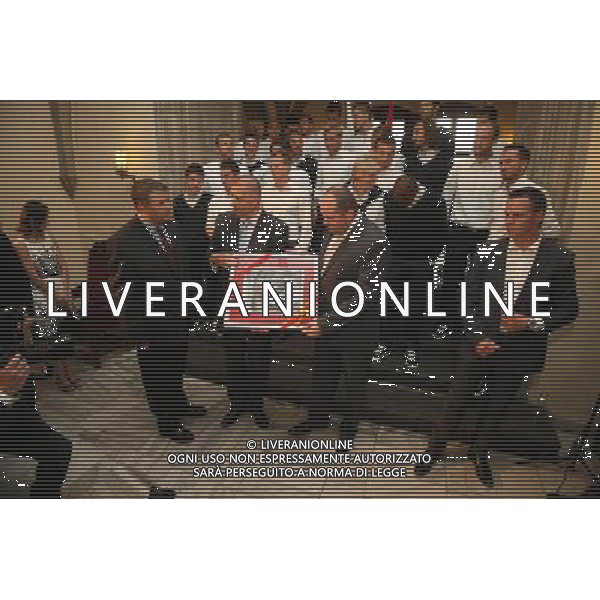 WROCLAW 10/06/2012 PILKARZE REPREZENTACJI CZECH SPOTKALI SIE Z PREZYDENTEM WROCLAWIA RAFALEM DUTKIEWICZEM NZ RAFAL DUTKIEWICZ WITA PILKARZY FOT ADAM KONARSKI / NEWSPIX.PL Czech team players met with the President of Wroclaw POLAND EURO 2012 CZECH REPUBLIC FOOTBALL --- Newspix.pl AG ALDO LIVERANI S A S ONLY ITALY *** Local Caption *** www.newspix.pl mail us: info@newspix.pl call us: 0048 022 23 22 222 --- Polish Picture Agency by Ringier Axel Springer Poland