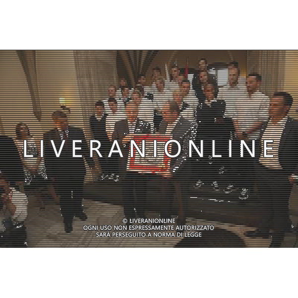 WROCLAW 10/06/2012 PILKARZE REPREZENTACJI CZECH SPOTKALI SIE Z PREZYDENTEM WROCLAWIA RAFALEM DUTKIEWICZEM NZ RAFAL DUTKIEWICZ WITA PILKARZY FOT ADAM KONARSKI / NEWSPIX.PL Czech team players met with the President of Wroclaw POLAND EURO 2012 CZECH REPUBLIC FOOTBALL --- Newspix.pl AG ALDO LIVERANI S A S ONLY ITALY *** Local Caption *** www.newspix.pl mail us: info@newspix.pl call us: 0048 022 23 22 222 --- Polish Picture Agency by Ringier Axel Springer Poland