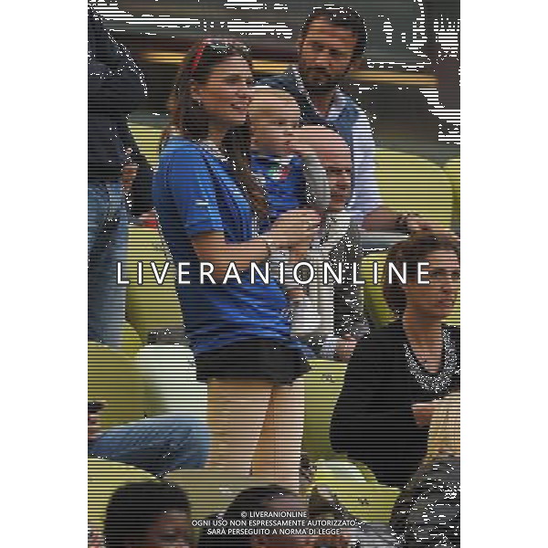 Campionati Europei UEFA 2012 Polonia/Ucraina Gruppo C Danzica (Polonia) - 10.06.2012 Spagna-Italia Nella Foto:moglie cassano con figlio /Ph.Vitez-Ag. Aldo Liverani