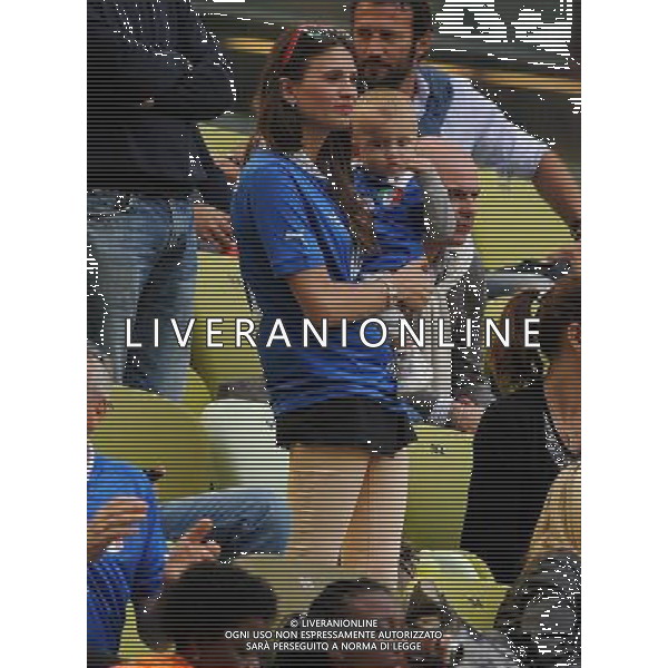 Campionati Europei UEFA 2012 Polonia/Ucraina Gruppo C Danzica (Polonia) - 10.06.2012 Spagna-Italia Nella Foto:moglie cassano con figlio /Ph.Vitez-Ag. Aldo Liverani