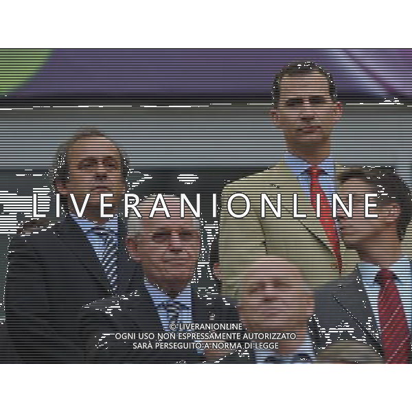 Campionati Europei UEFA 2012 Polonia/Ucraina Gruppo C Danzica (Polonia) - 10.06.2012 Spagna-Italia Nella Foto:platini con il principe di spagna /Ph.Vitez-Ag. Aldo Liverani