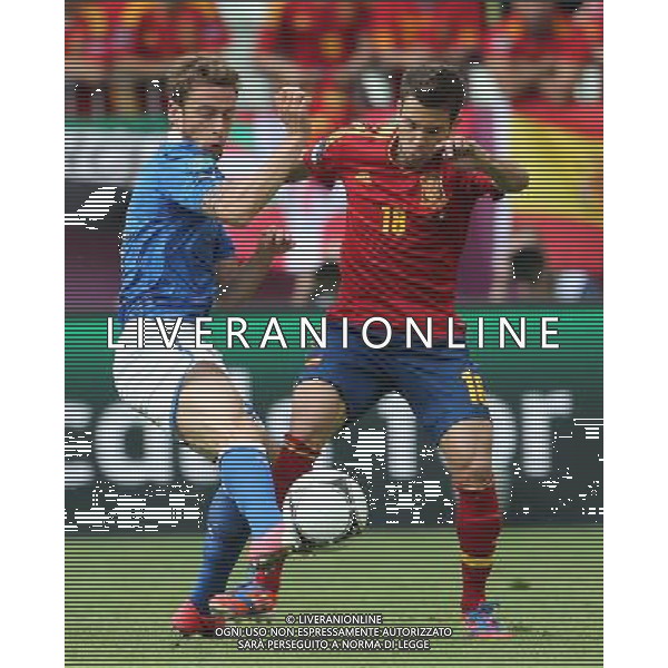 10.06.2012, GDANSK , MISTRZOSTWA EUROPY W PILCE NOZNEJ UEFA EURO 2012 SPAIN VS ITALIA HISZPANIA VS WLOCHY , N Z DANIELE DE ROSSI (ITA) , JORDI ALBA (ESP) , FOT. ADAM JASTRZEBOWSKI / NEWSPIX.PL --- Newspix.pl AG ALDO LIVERANI S A S ONLY ITALY *** Local Caption *** www.newspix.pl mail us: info@newspix.pl call us: 0048 022 23 22 222 --- Polish Picture Agency by Ringier Axel Springer Poland