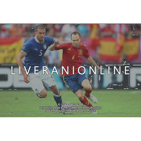 10.06.2012 GDANSK - ARENA GDANSK ( GDANSK POLAND ARENA GDANSK STADIUM STADIUM) PILKA NOZNA (FOOTBALL ) MISTRZOSTWA EUROPY W PILCE NOZNEJ UEFA EURO 2012 ( EUROPEAN CHAPIONSHIPS UEFA EURO 2012 ) GRUPA C ( POOL C) MECZ HISZPANIA - WLOCHY ( GAME SPAIN - ITALY ) NZ THIAGO MOTTA (L), ANDRES INIESTA (P) FOTO LUKASZ GROCHALA/CYFRASPORT/NEWSPIX.PL --- Newspix.pl /Agenzia Aldo Liverani Sas - ITALY ONLY : Spagna - Italia Campionati Europei UEFA 2012 Polonia/Ucraina Gruppo C Danzica (Polonia) 10/06/2012 *** Local Caption *** www.newspix.pl mail us: info@newspix.pl call us: 0048 022 23 22 222 --- Polish Picture Agency by Ringier Axel Springer Poland