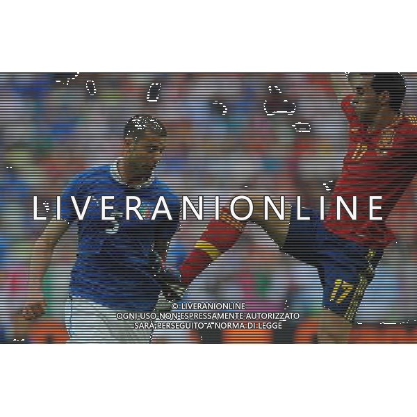 Campionati Europei UEFA 2012 Polonia/Ucraina Gruppo C Danzica (Polonia) - 10.06.2012 Spagna-Italia Nella Foto:il calcio di arbeloa su thiago motta /Ph.Vitez-Ag. Aldo Liverani