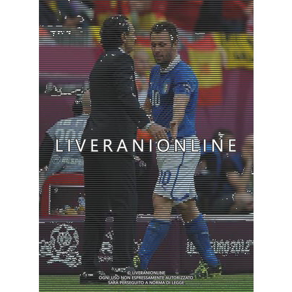 Campionati Europei UEFA 2012 Polonia/Ucraina Gruppo C Danzica (Polonia) - 10.06.2012 Spagna-Italia Nella Foto:prandelli e cassano durante la sostituzione /Ph.Vitez-Ag. Aldo Liverani