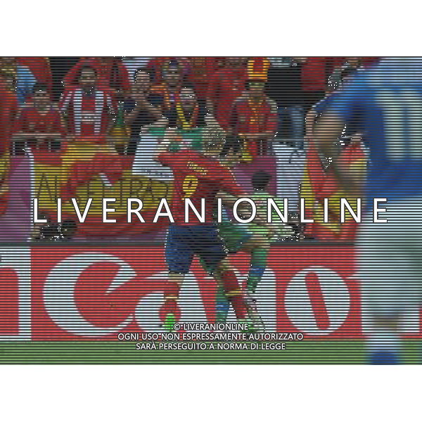 Campionati Europei UEFA 2012 Polonia/Ucraina Gruppo C Danzica (Polonia) - 10.06.2012 Spagna-Italia Nella Foto:buffon ferma torres /Ph.Vitez-Ag. Aldo Liverani