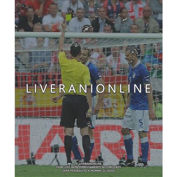 Campionati Europei UEFA 2012 Polonia/Ucraina Gruppo C Danzica (Polonia) - 10.06.2012 Spagna-Italia Nella Foto:chiellini ammonito /Ph.Vitez-Ag. Aldo Liverani