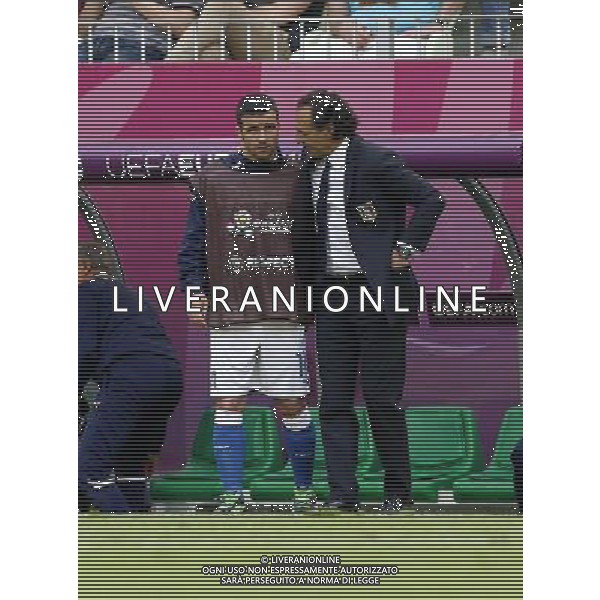GDANSK 10/06/2012 ARENA GDANSK EURO 2012 PILKA NOZNA MECZ HISZPANIA WLOCHY FOOTBALL EURO 2012 MATCH SPAIN ITALY N/Z (L) ANTONIO DI NATALE CESARE PRANDELLI FOTO KAMIL KRASZEWSKI APPA/NEWSPIX.PL --- Newspix.pl /Agenzia Aldo Liverani Sas - ITALY ONLY - Spagna-Italia Campionati Europei UEFA 2012 Polonia/Ucraina Gruppo C Danzica (Polonia) 10/06/2012 *** Local Caption *** www.newspix.pl mail us: info@newspix.pl call us: 0048 022 23 22 222 --- Polish Picture Agency by Ringier Axel Springer Poland