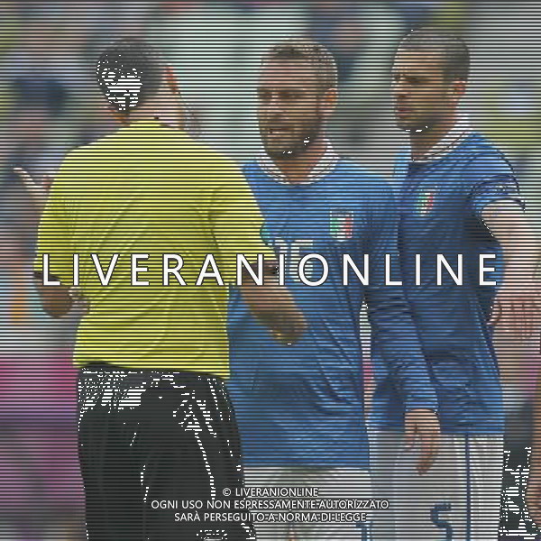 10.06.2012 GDANSK - ARENA GDANSK ( GDANSK POLAND ARENA GDANSK STADIUM STADIUM) PILKA NOZNA (FOOTBALL ) MISTRZOSTWA EUROPY W PILCE NOZNEJ UEFA EURO 2012 ( EUROPEAN CHAPIONSHIPS UEFA EURO 2012 ) GRUPA C ( POOL C) MECZ HISZPANIA - WLOCHY ( GAME SPAIN - ITALY ) NZ VIKTOR KASSAI (L) DANIELE DE ROSSI (C) THIAGO MOTTA (P) FOTO MATEUSZ TRZUSKOWSKI/CYFRASPORT/NEWSPIX.PL --- Newspix.pl /Agenzia Aldo Liverani Sas - ITALY ONLY - Spagna-Italia Campionati Europei UEFA 2012 Polonia/Ucraina Gruppo C Danzica (Polonia) 10/06/2012 *** Local Caption *** www.newspix.pl mail us: info@newspix.pl call us: 0048 022 23 22 222 --- Polish Picture Agency by Ringier Axel Springer Poland