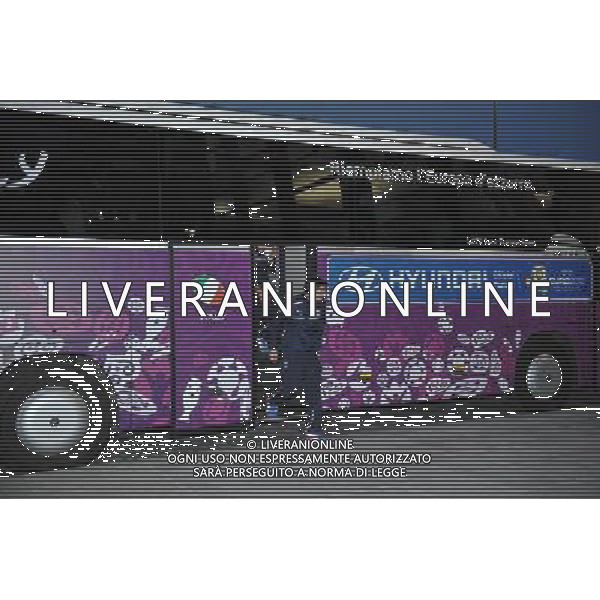 GDANSK 10.06.2012 REPREZENTACJA WLOCH PRZYJECHALA NA LOTNISKO W GDANSKU PO MECZU Z HISZPANIA W RAMACH EURO2012 NA LOTNISKU PO PRZEJSCIU ZA BRAMKE GIANLUIGI BUFFON ZOSTAL PRZESZUKANY N Z {object} MARCIN GADOMSKI/NEWSPIX.PL GDANSK 10.06.2012 THE ITALIAN NATIONAL TEAM CAME TO THE AIRPORT IN GDANSK AFTER THE MATCH WITH SPAIN --- Newspix.pl ITALIA CALCIO DI RITORNO IN AEREOPORTO DOPO LA SFIDA CON LA SPAGNA *** Local Caption *** .