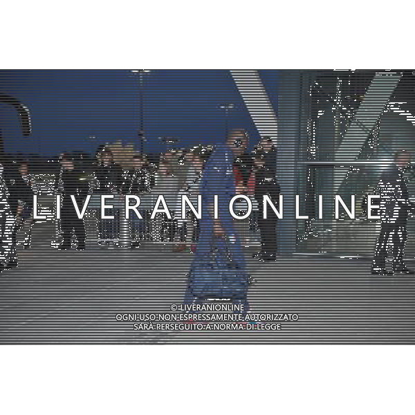 GDANSK 10.06.2012 REPREZENTACJA WLOCH PRZYJECHALA NA LOTNISKO W GDANSKU PO MECZU Z HISZPANIA W RAMACH EURO2012 NA LOTNISKU PO PRZEJSCIU ZA BRAMKE GIANLUIGI BUFFON ZOSTAL PRZESZUKANY N Z MARIO BALOTELLI MARCIN GADOMSKI/NEWSPIX.PL GDANSK 10.06.2012 THE ITALIAN NATIONAL TEAM CAME TO THE AIRPORT IN GDANSK AFTER THE MATCH WITH SPAIN --- Newspix.pl ITALIA CALCIO DI RITORNO IN AEREOPORTO DOPO LA SFIDA CON LA SPAGNA *** Local Caption *** .