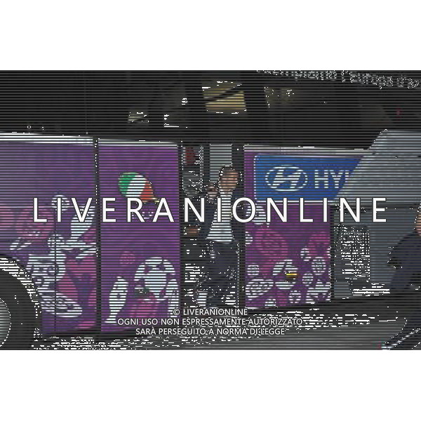 GDANSK 10.06.2012 REPREZENTACJA WLOCH PRZYJECHALA NA LOTNISKO W GDANSKU PO MECZU Z HISZPANIA W RAMACH EURO2012 NA LOTNISKU PO PRZEJSCIU ZA BRAMKE GIANLUIGI BUFFON ZOSTAL PRZESZUKANY N Z SEBASTIAN GIOVINCO MARCIN GADOMSKI/NEWSPIX.PL GDANSK 10.06.2012 THE ITALIAN NATIONAL TEAM CAME TO THE AIRPORT IN GDANSK AFTER THE MATCH WITH SPAIN --- Newspix.pl ITALIA CALCIO DI RITORNO IN AEROPORTO DOPO LA SFIDA CON LA SPAGNA *** Local Caption *** .