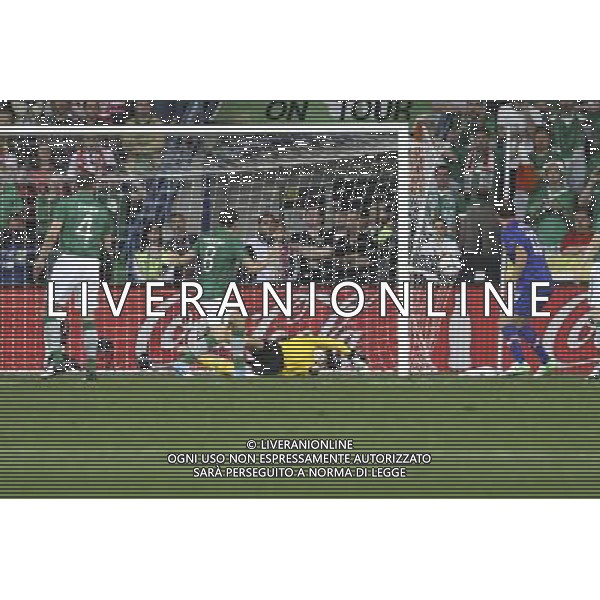 10.06.2012 POZNAN - STADION MIEJSKI ARENA EURO 2012 ( POZNAN POLAND CITY STADIUM) PILKA NOZNA (FOOTBALL ) MISTRZOSTWA EUROPY W PILCE NOZNEJ UEFA EURO 2012 ( EUROPEAN CHAMPIONSHIPS UEFA EURO 2012 ) GRUPA C ( POOL C ) MECZ IRLANDIA - CHORWACJA ( GAME IRELAND - CROATIA) NZ SHAY GIVEN, BRAMKA GOL GOAL --- Newspix.pl irlanda croazia -AG ALDO LIVERANI SAS - ITALY ONLY - *** Local Caption *** .