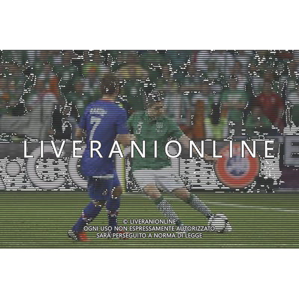 10.06.2012 POZNAN - STADION MIEJSKI ARENA EURO 2012 ( POZNAN POLAND CITY STADIUM) PILKA NOZNA (FOOTBALL ) MISTRZOSTWA EUROPY W PILCE NOZNEJ UEFA EURO 2012 ( EUROPEAN CHAMPIONSHIPS UEFA EURO 2012 ) GRUPA C ( POOL C ) MECZ IRLANDIA - CHORWACJA ( GAME IRELAND - CROATIA) NZ IVAN RAKITIC ( L) STEPHEN WARD ( P) FOTO KTARZYNA PLEWCZYNSKA/CYFRASPORT/NEWSPIX.PL --- Newspix.pl irlanda croazia -AG ALDO LIVERANI SAS - ITALY ONLY - *** Local Caption *** .