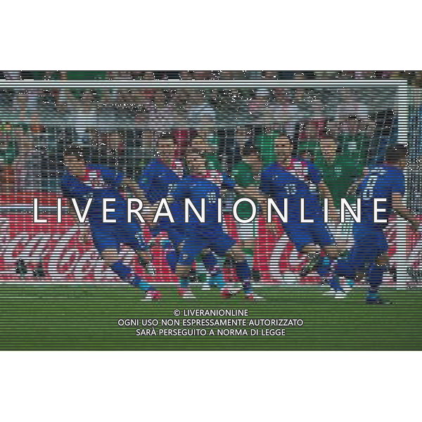10.06.2012. POZNAN POLSKA, STADION MIEJSKI (MUNICIPAL STADUIM). (UEFA EURO 2012 POLAND UKRAINE) MISTRZOSTWA EUROPY W PILCE NOZNEJ. MECZ IRLANDIA - CHORWACJA GRUPA C (GAME MATCH THE REPUBLIC OF IRELAND - CROATIA POOL C). NZ/ BRAMKA GOL RADOSC GOAL MARIO MANDZUKIC FOT. JAKUB KACZMARCZYK / PRESSFOCUS NEWSPIXPL --- Newspix.pl irlanda croazia -AG ALDO LIVERANI SAS - ITALY ONLY - *** Local Caption *** .