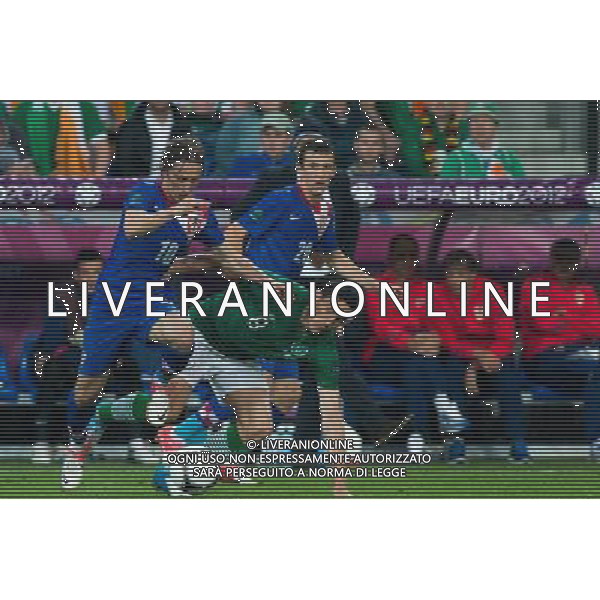 10.06.2012. POZNAN POLSKA, STADION MIEJSKI (MUNICIPAL STADUIM). (UEFA EURO 2012 POLAND UKRAINE) MISTRZOSTWA EUROPY W PILCE NOZNEJ. MECZ IRLANDIA - CHORWACJA GRUPA C (GAME MATCH THE REPUBLIC OF IRELAND - CROATIA POOL C). NZ/ LUKA MODRIC, KEITH ANDREWS, IVAN PERISIC FOT. JAKUB KACZMARCZYK / PRESSFOCUS NEWSPIXPL --- Newspix.pl irlanda croazia -AG ALDO LIVERANI SAS - ITALY ONLY - *** Local Caption *** .