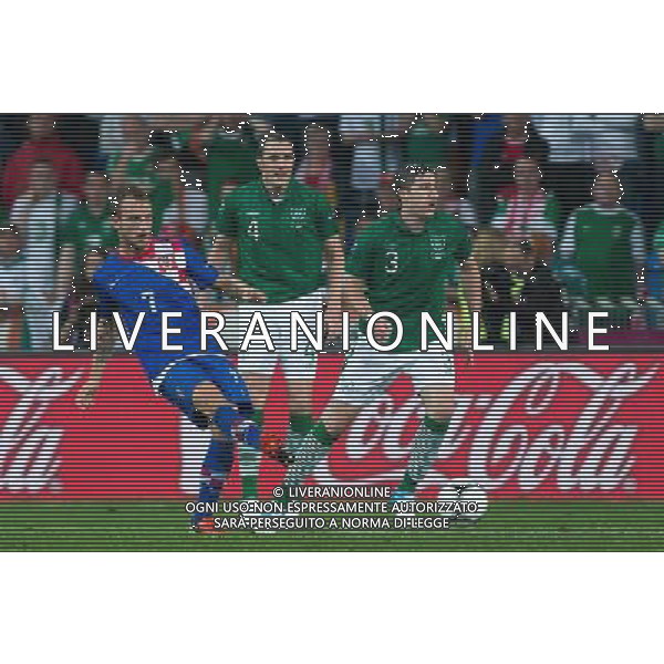 10.06.2012. POZNAN POLSKA, STADION MIEJSKI (MUNICIPAL STADUIM). (UEFA EURO 2012 POLAND UKRAINE) MISTRZOSTWA EUROPY W PILCE NOZNEJ. MECZ IRLANDIA - CHORWACJA GRUPA C (GAME MATCH THE REPUBLIC OF IRELAND - CROATIA POOL C). NZ/ IVAN RAKITIC, JOHN OSHEA, STEPHEN WARD FOT. JAKUB KACZMARCZYK / PRESSFOCUS NEWSPIXPL --- Newspix.pl irlanda croazia -AG ALDO LIVERANI SAS - ITALY ONLY - *** Local Caption *** .
