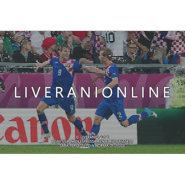 10.06.2012. POZNAN POLSKA, STADION MIEJSKI (MUNICIPAL STADUIM). (UEFA EURO 2012 POLAND UKRAINE) MISTRZOSTWA EUROPY W PILCE NOZNEJ. MECZ IRLANDIA - CHORWACJA GRUPA C (GAME MATCH THE REPUBLIC OF IRELAND - CROATIA POOL C). NZ/ BRAMKA GOL RADOSC GOAL NIKICA JELAVIC, IVAN STRINIC FOT. JAKUB KACZMARCZYK / PRESSFOCUS NEWSPIXPL --- Newspix.pl irlanda croazia -AG ALDO LIVERANI SAS - ITALY ONLY - *** Local Caption *** .