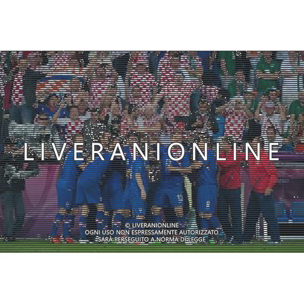 10.06.2012. POZNAN POLSKA, STADION MIEJSKI (MUNICIPAL STADUIM). (UEFA EURO 2012 POLAND UKRAINE) MISTRZOSTWA EUROPY W PILCE NOZNEJ. MECZ IRLANDIA - CHORWACJA GRUPA C (GAME MATCH THE REPUBLIC OF IRELAND - CROATIA POOL C). NZ/ BRAMKA GOL RADOSC GOAL MARIO MANDZUKIC 3-1 WIDOK KIBICE FOT. JAKUB KACZMARCZYK / PRESSFOCUS NEWSPIXPL --- Newspix.pl irlanda croazia -AG ALDO LIVERANI SAS - ITALY ONLY - *** Local Caption *** .