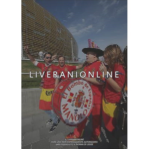 10.06.2012 - Gdansk , Poland . UEFA EURO 2012 . Mecz Hiszpania - Wlochy / match Spain - Italy . n/z. kibice Hiszpanii - Manolo (z bebnem) - najslynniejszy kibic reprezentacji Hiszpani . Fot. Tomasz Wantula / EDYTOR.net/NEWSPIX.PL --- Newspix.pl -AG ALDO LIVERANI SAS - ITALY ONLY - *** Local Caption *** .