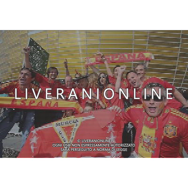 10.06.2012 - Gdansk , Poland . UEFA EURO 2012 . Mecz Hiszpania - Wlochy / match Spain - Italy . n/z. kibice Hiszpanii - Manolo (z bebnem) - najslynniejszy kibic reprezentacji Hiszpani . Fot. Tomasz Wantula / EDYTOR.net/NEWSPIX.PL --- Newspix.pl -AG ALDO LIVERANI SAS - ITALY ONLY - *** Local Caption *** .