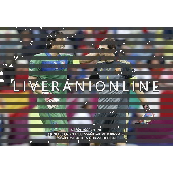 GDANSK 10/06/2012 ARENA GDANSK EURO 2012 PILKA NOZNA MECZ HISZPANIA WLOCHY FOOTBALL EURO 2012 MATCH SPAIN ITALY N/Z (L) GIANLUIGI BUFFON IKER CASILLAS FOTO KAMIL KRASZEWSKI APPA/NEWSPIX.PL --- Newspix.pl -AG ALDO LIVERANI SAS - ITALY ONLY - *** Local Caption *** .