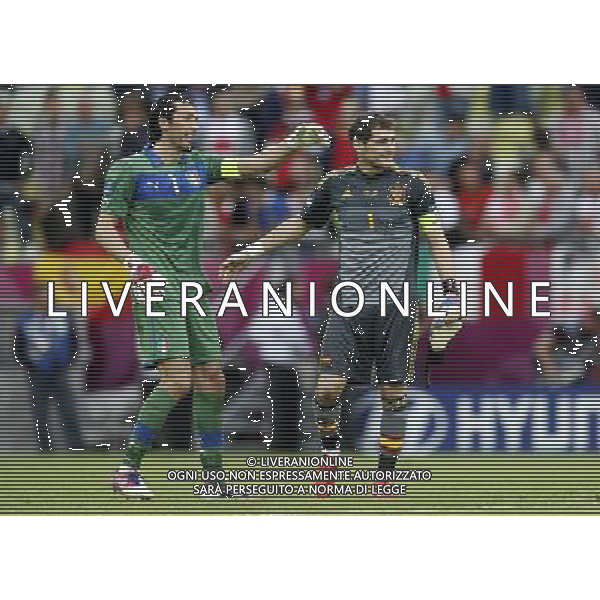 GDANSK 10/06/2012 ARENA GDANSK EURO 2012 PILKA NOZNA MECZ HISZPANIA WLOCHY FOOTBALL EURO 2012 MATCH SPAIN ITALY N/Z (L) GIANLUIGI BUFFON IKER CASILLAS FOTO KAMIL KRASZEWSKI APPA/NEWSPIX.PL --- Newspix.pl -AG ALDO LIVERANI SAS - ITALY ONLY - *** Local Caption *** .