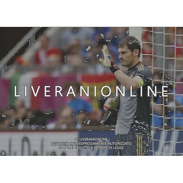 GDANSK 10/06/2012 ARENA GDANSK EURO 2012 PILKA NOZNA MECZ HISZPANIA WLOCHY FOOTBALL EURO 2012 MATCH SPAIN ITALY N/Z (L) IKER CASILLAS FOTO KAMIL KRASZEWSKI APPA/NEWSPIX.PL --- Newspix.pl -AG ALDO LIVERANI SAS - ITALY ONLY - *** Local Caption *** .