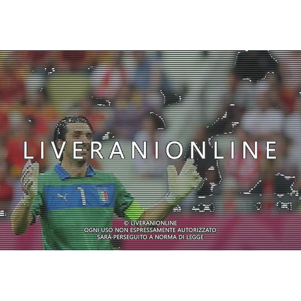 10.06.2012 GDANSK - ARENA GDANSK ( GDANSK POLAND ARENA GDANSK STADIUM STADIUM) PILKA NOZNA (FOOTBALL ) MISTRZOSTWA EUROPY W PILCE NOZNEJ UEFA EURO 2012 ( EUROPEAN CHAPIONSHIPS UEFA EURO 2012 ) GRUPA C ( POOL C) MECZ HISZPANIA - WLOCHY ( GAME SPAIN - ITALY ) NZ BUFFON GIANLUIGI FOTO MATEUSZ TRZUSKOWSKI/CYFRASPORT/NEWSPIX.PL --- Newspix.pl -AG ALDO LIVERANI SAS - ITALY ONLY - *** Local Caption *** .