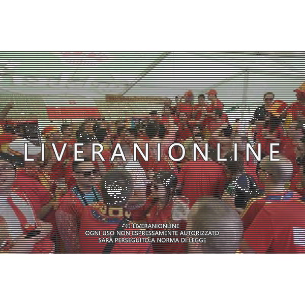 GDANSK 10.06.2012 STARE MIASTO WLOSCY I HISZPANSCY KIBICE SPIEWAJA TANCZA I PIJA DUZE ILOSCI ALKOHOLU NA GDANSKICH ULICACH PRZYGOTOWUJAC SIE DO MECZU FOT MICHAL FLUDRA / NEWSPIX.PL Italian AND sPANISH football fans on the Gdansk city streets Italian AND sPANISH football fans on the Gdansk city streets EURO FOOTBALL 2012 POLAND BEFORE MATCH SPAIN vs ITALY --- Newspix.pl -AG ALDO LIVERANI SAS - ITALY ONLY - *** Local Caption *** .